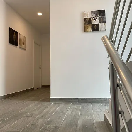 Eos - 招待所 艾福雷诺德